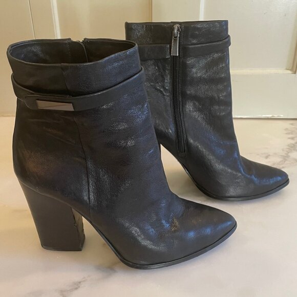 Vince Camuto Bootie in Black Leather, Size 10 - Picture 1 of 5